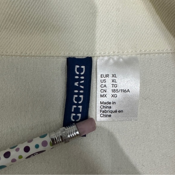 H&M Divided Denim Jacket Distressed Size XL - Picture 8 of 9